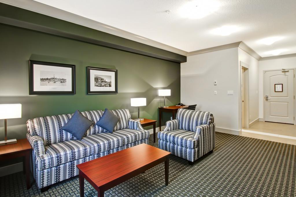 Chateau Nova Yellowknife Luaran gambar